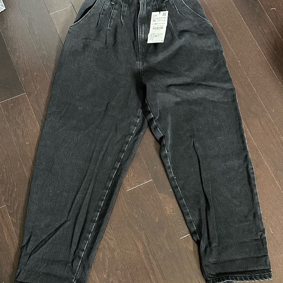 BNWT Zara Black Denim Paperbag High Waisted Jeans | Size 4 | 100% Organic Cotton - Picture 3 of 16